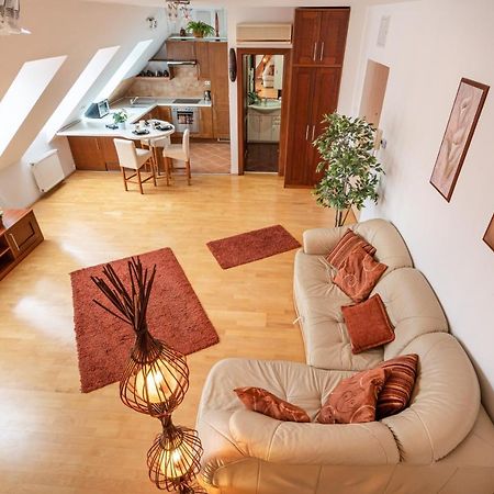 Beautiful Apartment With Ac Budapešť Exteriér fotografie